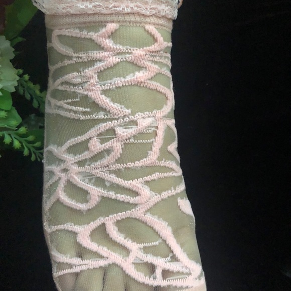 Fancy pink socks with lace - Picture 3 of 7